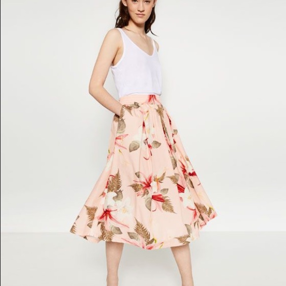 Brand new Zara High Waisted Floral Midi Skirt